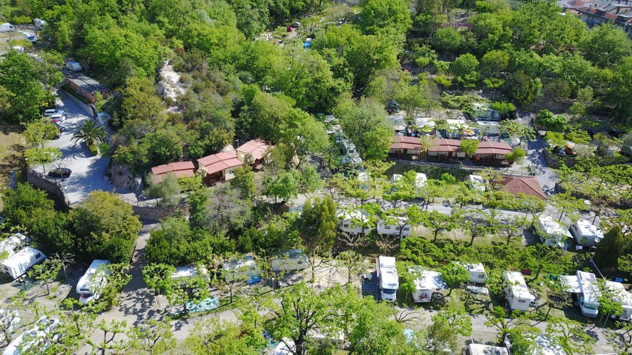 Campeggio Pian Dei Boschi Pietra Ligure Bagian luar foto